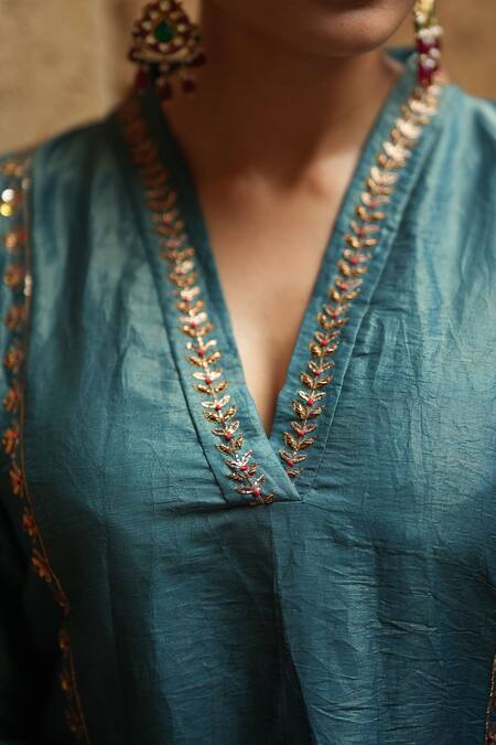 Sagaa By Vanita_Green Kurta And Pant  Tissue Embroidered Aari V Neck Set _at_Aza_Fashions