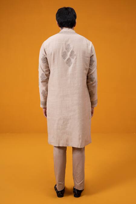 Shop Wabi Sabi By Anshum-Ritesh Beige Chanderi Embroidery Dazzling Dahlia Kurta Set at Aza Fashions Shop_Wabi Sabi By Anshum-Ritesh_Beige Chanderi Embroidery Dazzling Dahlia Kurta Set _at_Aza_Fashions