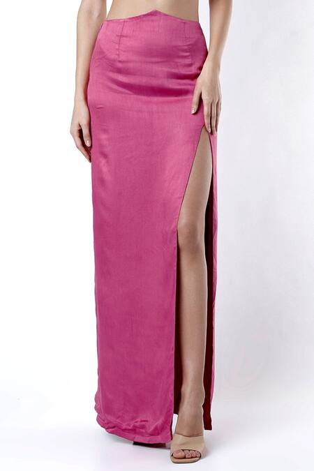 Buy Deme By Gabriella Pink Top Chain Mail Skirt Satin Plunge V Neck Crop And Set Online at Aza Fashions Buy_Deme By Gabriella_Pink Top Chain Mail Skirt Satin Plunge V Neck Crop And Set _Online_at_Aza_Fashions