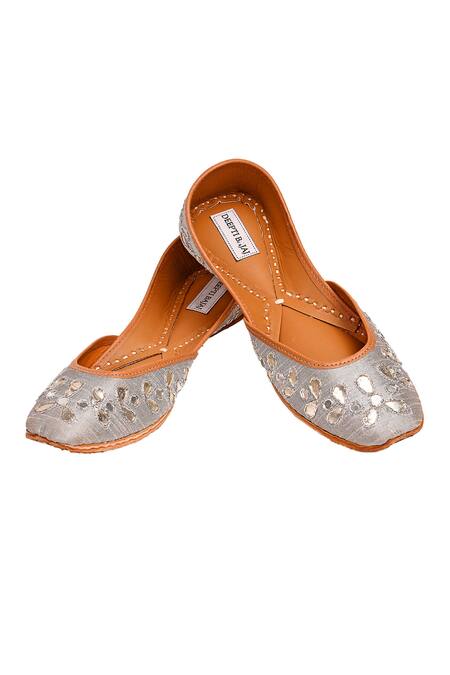 Shop Label Deepti Bajaj Grey Embroidered Juttis Shop_Label Deepti Bajaj_Grey Embroidered Juttis