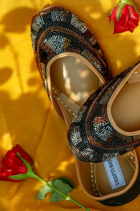 Label Deepti Bajaj Embroidered Juttis 