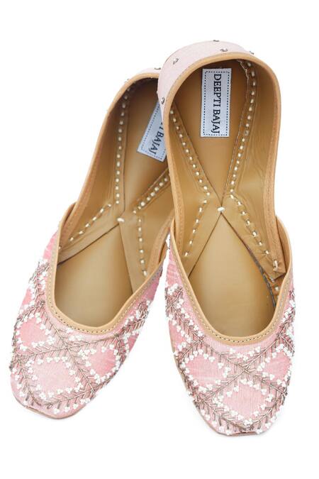 Shop Label Deepti Bajaj Pink Embroidered Juttis Shop_Label Deepti Bajaj_Pink Embroidered Juttis