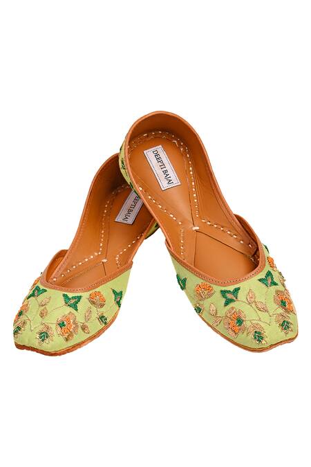 Shop Label Deepti Bajaj Green Embroidered Juttis Online at Aza Fashions Shop_Label Deepti Bajaj_Green Embroidered Juttis _Online_at_Aza_Fashions