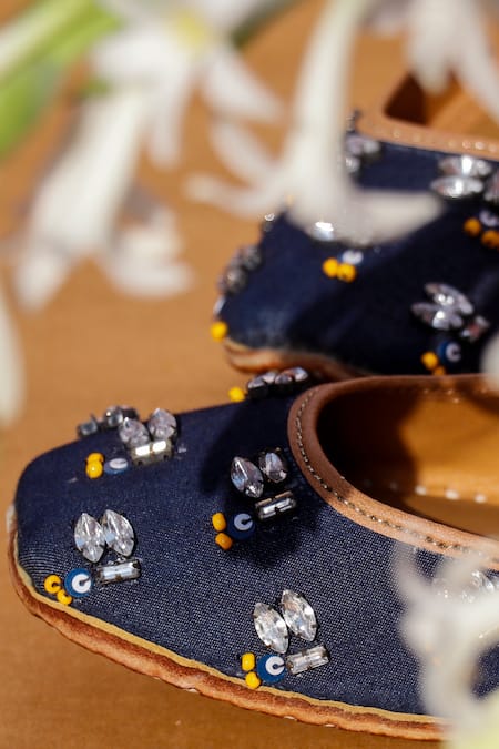 Label Deepti Bajaj Embroidered Juttis 