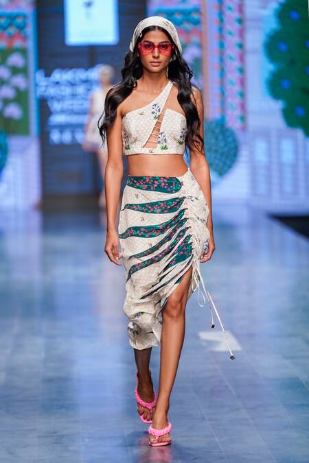 Limerick By Abirr N' Nanki_Off White Crepe Miniature Paintings India Denver Printed Skirt _Online_at_Aza_Fashions