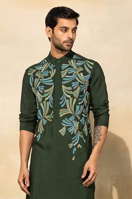 Diyarajvvir Green Cotton Cut Work Mandarin Collar Embroidered Kurta Set Online at Aza Fashions Diyarajvvir_Green Cotton Cut Work Mandarin Collar Embroidered Kurta Set _Online_at_Aza_Fashions