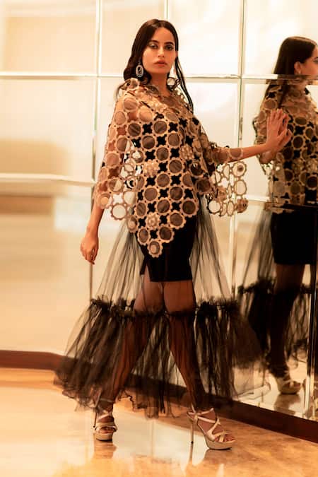 Buy Devina Juneja Grey Tulle Asymmetric Applique Cape Online at Aza Fashions Buy_Devina Juneja_Grey Tulle Asymmetric Applique Cape _Online_at_Aza_Fashions