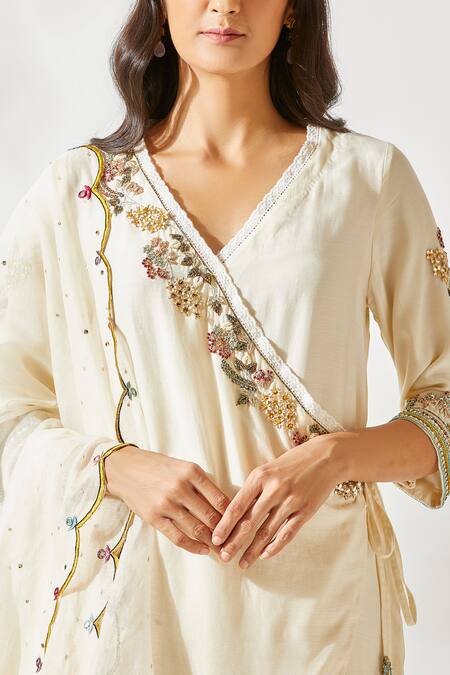 Devyani Mehrotra_White Viscose Cotton Silk V Neck Embroidered Kurta Set_at_Aza_Fashions
