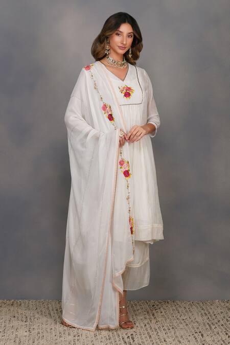 Devyani Mehrotra_White Viscose Georgette Embroidery V Neck Tunic And Pant Set_Online_at_Aza_Fashions