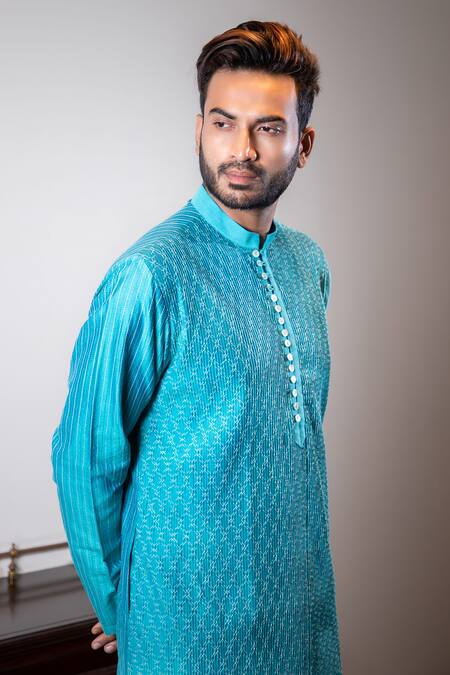 Darshika Menswear_Blue Cotton Silk Pintuck Kurta Set _Online_at_Aza_Fashions