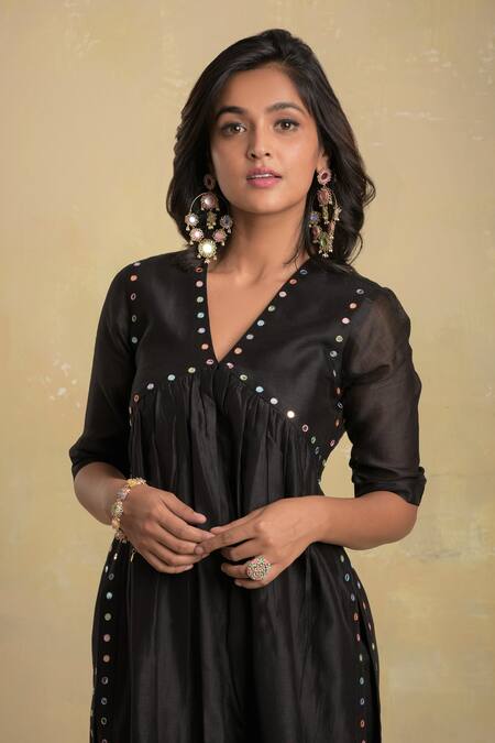 Shop Charkhee Black Kurta Chanderi Lining Pant Embroidery V Neck Set Online at Aza Fashions Shop_Charkhee_Black Kurta Chanderi Lining Pant Embroidery V Neck Set _Online_at_Aza_Fashions