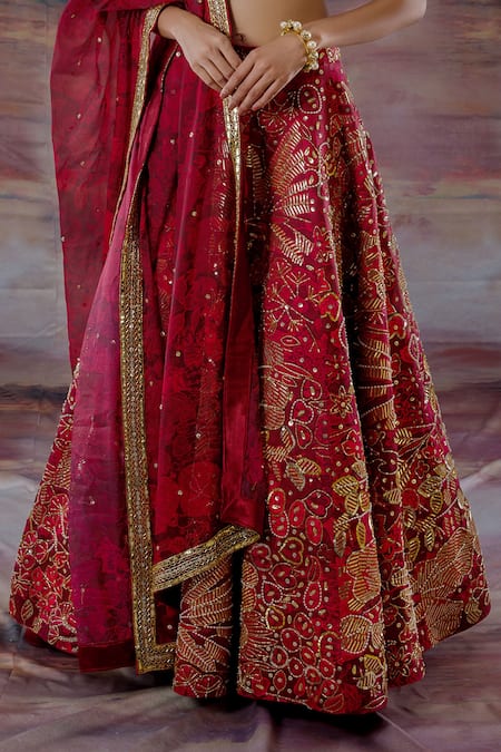 CHAMPAGNE GOLD LENGHA WITH RED DUPATTA - WR05 - £2200 - Charmi Creations