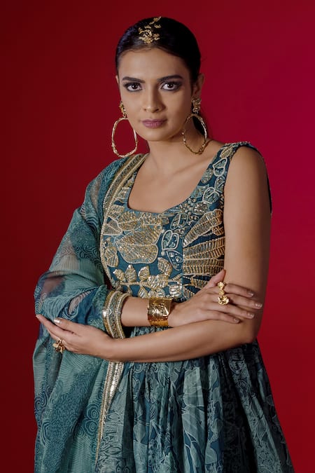 Payal & Zinal_Green Chanderi Embroidered Jungle U Neck Cloud Print Kurta Set _Online_at_Aza_Fashions