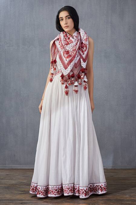 Buy Torani White Handwoven Chanderi Scarf Online at Aza Fashions Buy_Torani_White Handwoven Chanderi Scarf_Online_at_Aza_Fashions