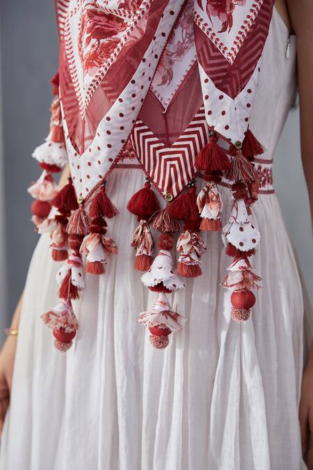 Torani White Handwoven Chanderi Scarf at Aza Fashions Torani_White Handwoven Chanderi Scarf_at_Aza_Fashions