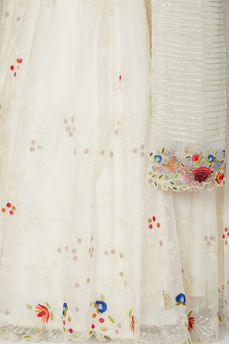 Buy Priyanka Jain White Organza, Chanderi Embroidered Lehenga Set Online at Aza Fashions Buy_Priyanka Jain_White Organza, Chanderi Embroidered Lehenga Set _Online_at_Aza_Fashions