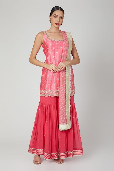 Priyanka Jain Embroidered Kurta Set 