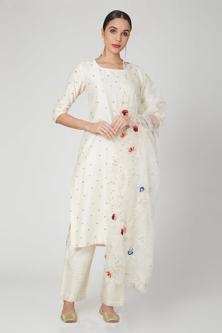 Priyanka Jain Chanderi Embroidered Kurta Set 