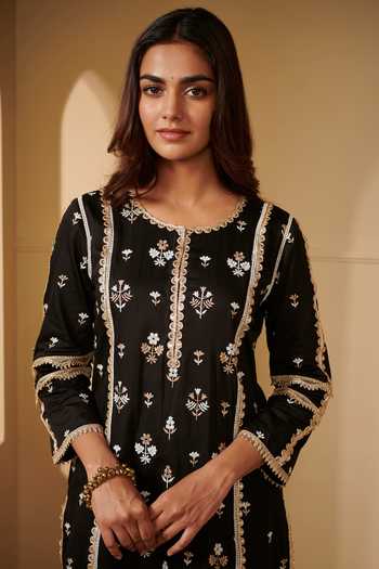 Mulmul Black 100% Pure Mulmul Embroidered Floral Round Kaveri Kurta Pant Set Online at Aza Fashions Mulmul_Black 100% Pure Mulmul Embroidered Floral Round Kaveri Kurta Pant Set _Online_at_Aza_Fashions