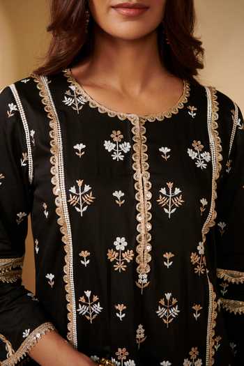 Shop Mulmul Black 100% Pure Mulmul Embroidered Floral Round Kaveri Kurta Pant Set Online at Aza Fashions Shop_Mulmul_Black 100% Pure Mulmul Embroidered Floral Round Kaveri Kurta Pant Set _Online_at_Aza_Fashions