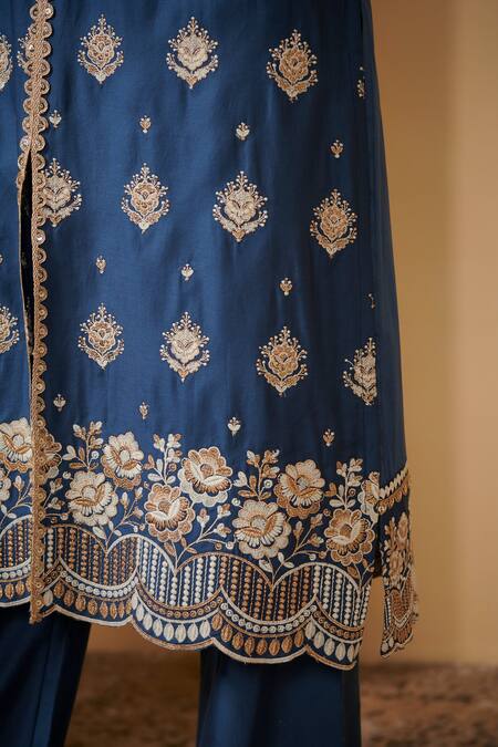 Mulmul Blue 100% Pure Mulmul Embroidered Floral V Periyar Kurta And Pant Set Online at Aza Fashions Mulmul_Blue 100% Pure Mulmul Embroidered Floral V Periyar Kurta And Pant Set _Online_at_Aza_Fashions