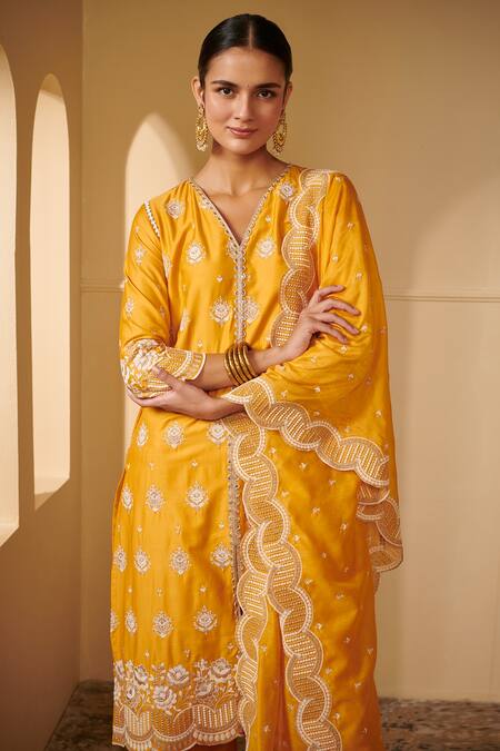 Shop_Mulmul_Yellow 100% Pure Mulmul Embroidered Floral V Periyar Kurta Pant Set _at_Aza_Fashions