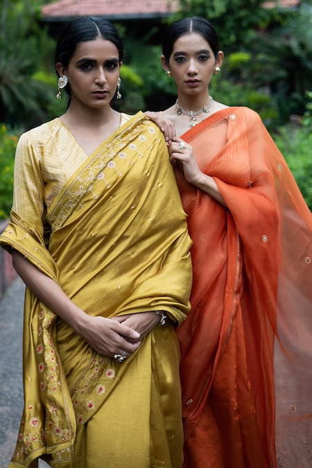 Deep Thee_Orange Silk, Organza Floral Plunge V Embroidered Saree With Blouse _Online_at_Aza_Fashions