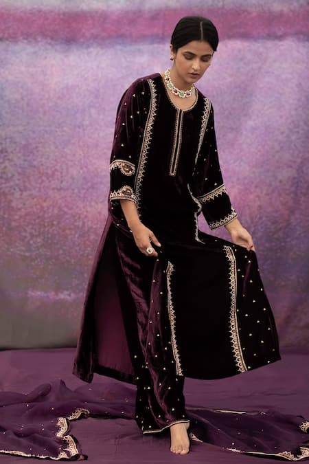 Buy Deep Thee Purple Organza, Velvet Bead , Thread Round Embroidered Kurta Set Online at Aza Fashions Buy_Deep Thee_Purple Organza, Velvet Bead , Thread Round Embroidered Kurta Set _Online_at_Aza_Fashions