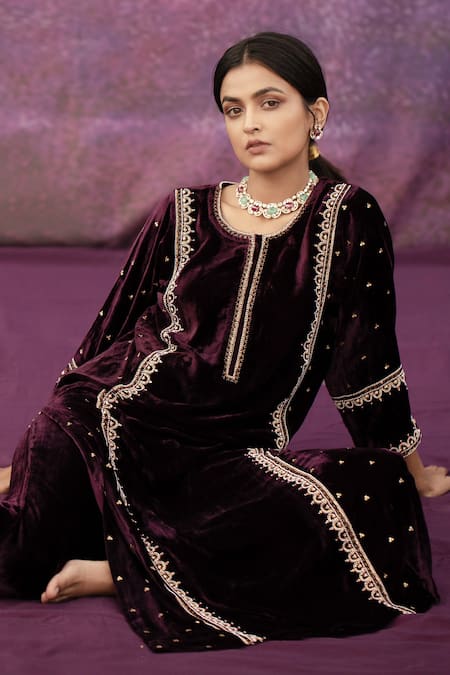 Shop Deep Thee Purple Organza, Velvet Bead , Thread Round Embroidered Kurta Set Online at Aza Fashions Shop_Deep Thee_Purple Organza, Velvet Bead , Thread Round Embroidered Kurta Set _Online_at_Aza_Fashions