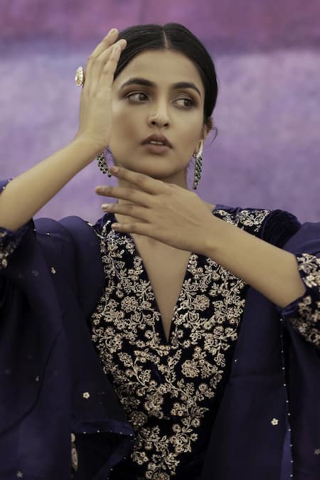 Shop_Deep Thee_Blue Organza, Velvet Bead , Thread V Neck Embroidered Kurta Set _Online_at_Aza_Fashions