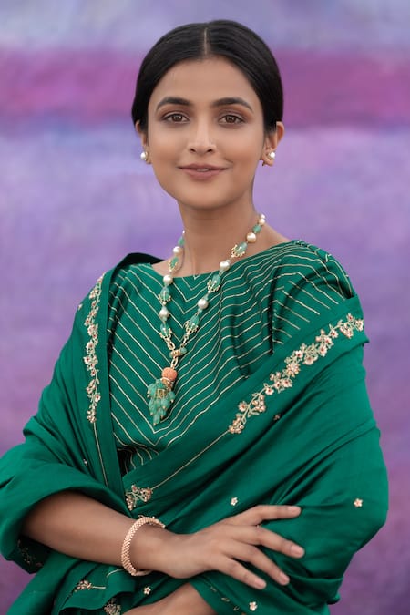 Buy_Deep Thee_Green Floral Embroidered Saree With Blouse _Online_at_Aza_Fashions