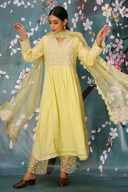 Label Niti Bothra_Green Chanderi Embroidered Resham Work V Neck Dori Kurta And Palazzo Set _Online_at_Aza_Fashions
