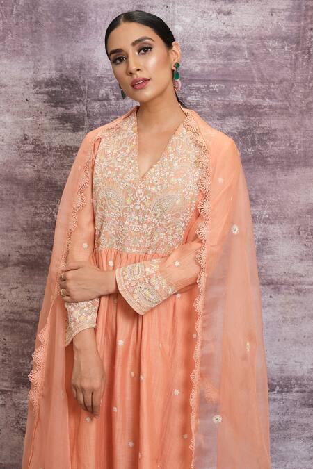 Label Niti Bothra_Peach Chanderi Dori , Resham V Neck Kurta And Pant Set _at_Aza_Fashions