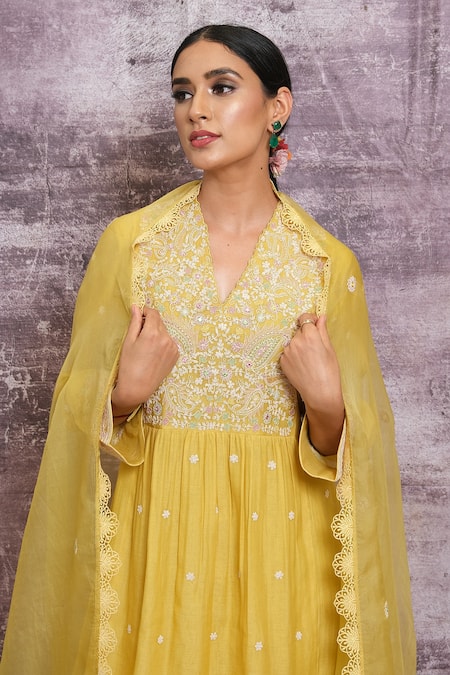 Label Niti Bothra_Yellow Chanderi Dori , Resham V Neck Kurta And Palazzo Set _at_Aza_Fashions