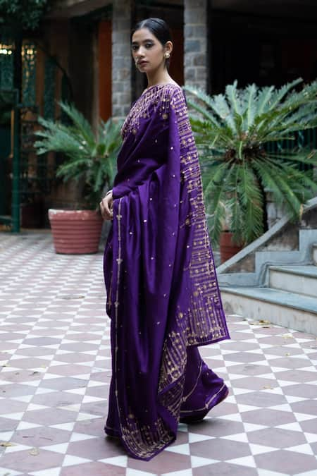 Deep Thee Silk Embroidered Saree With Blouse 