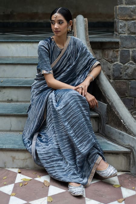 Deep Thee_Blue Tissue Silk Floral Round Embroidered Border Saree With Blouse _Online_at_Aza_Fashions