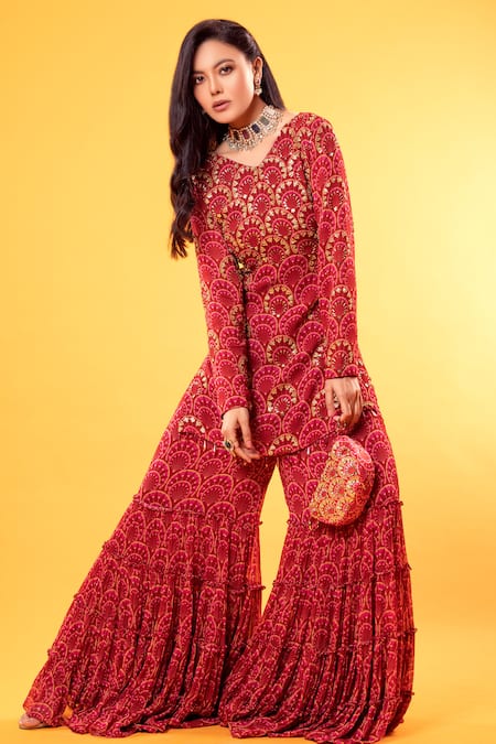 Diyarajvvir_Maroon Georgette V Neck Printed Kurta And Sharara Set _Online_at_Aza_Fashions