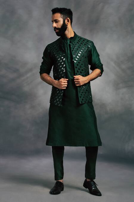 Shop_Diyarajvvir_Green Cotton Silk Embroidered Bundi And Kurta Set _at_Aza_Fashions