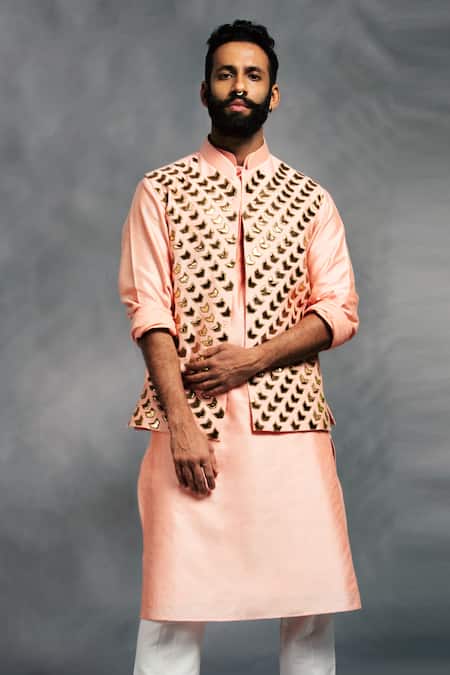 Diyarajvvir Peach Cotton Silk Embroidered Bundi And Kurta Set 