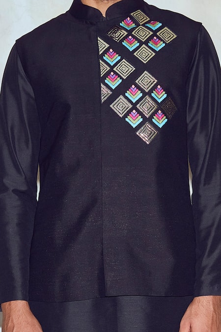 Diyarajvvir_Black Cotton Silk Embroidered Bundi With Kurta _Online_at_Aza_Fashions