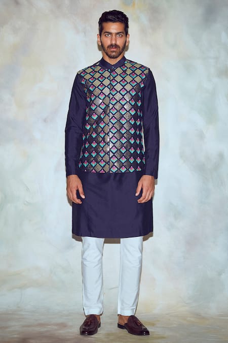DiyaRajvvir Embroidered Bundi with Kurta 