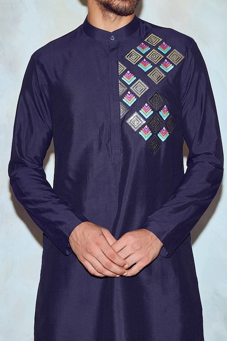 Buy_Diyarajvvir_Blue Silk Lining Embroidered Straight Kurta _Online_at_Aza_Fashions