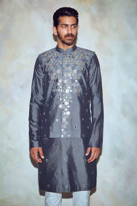 Diyarajvvir Embroidered Bundi with Kurta 