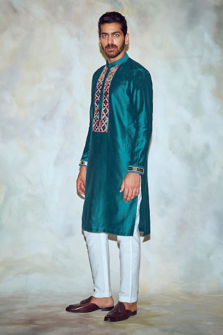 Diyarajvvir Embroidered Straight Kurta 
