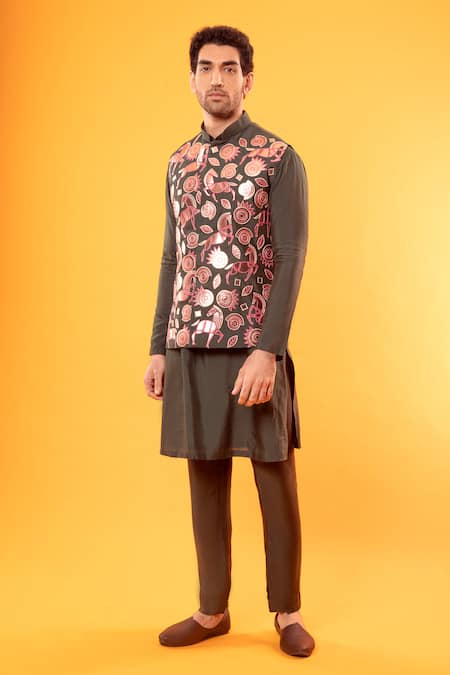 Diyarajvvir_Green Silk Bundi Lining Mul Embroidered And Kurta Set _Online_at_Aza_Fashions