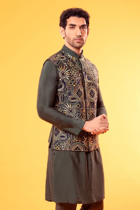 DiyaRajvvir Embroidered Bundi & Kurta Set 
