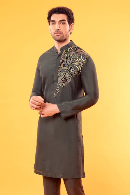 Buy_Diyarajvvir_Green Silk Bundi Lining Mul Embroidered And Kurta Set _Online_at_Aza_Fashions
