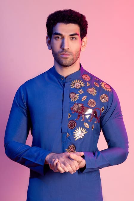 Shop_Diyarajvvir_Blue Silk Bundi Lining Mul Embroidered And Kurta Set _Online_at_Aza_Fashions