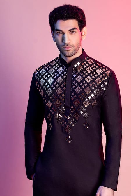 Diyarajvvir_Black Silk Lining Mul Embroidered Kurta Set _Online_at_Aza_Fashions