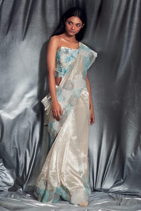 Dia Mirza's Banarasi wedding saree is similar to Deepika Padukone's Diwali  2020 saree - India Today